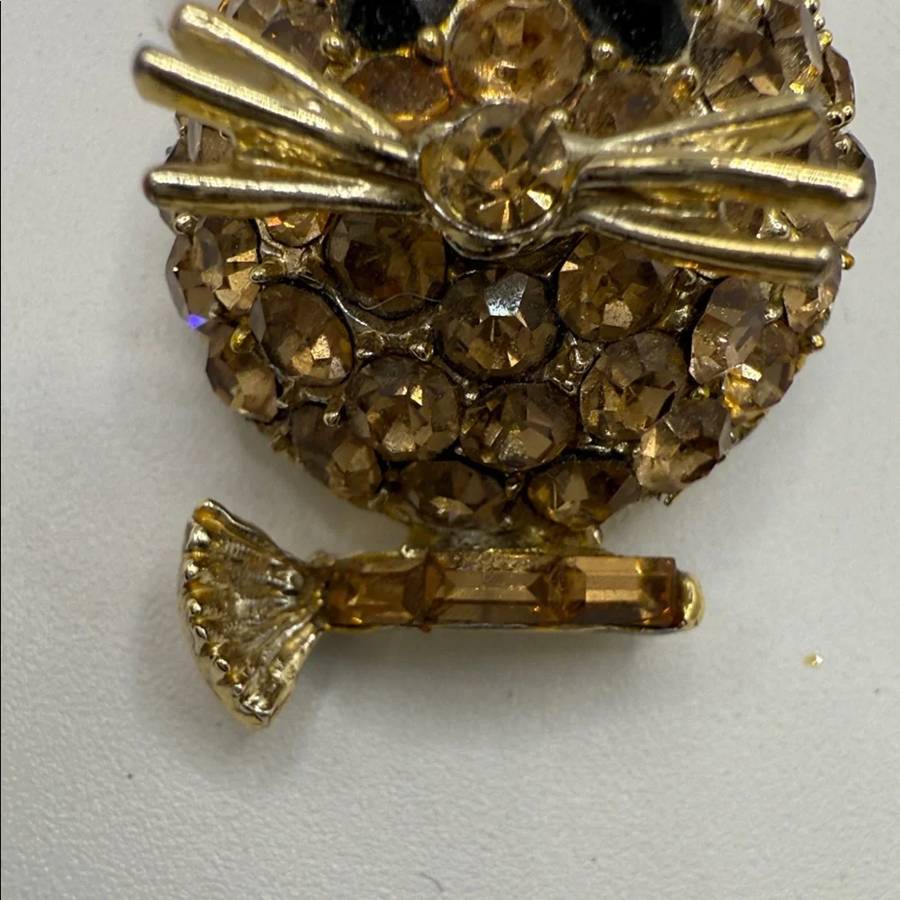 Sparkling Gold Cat Brooch